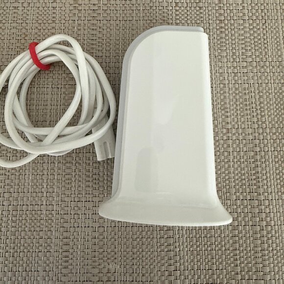 One Power Desktop USB Power Hub Charging Tower - Picture 6 of 8